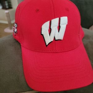 Wisconsin Badgers 100% Cotton Adjustable Cap